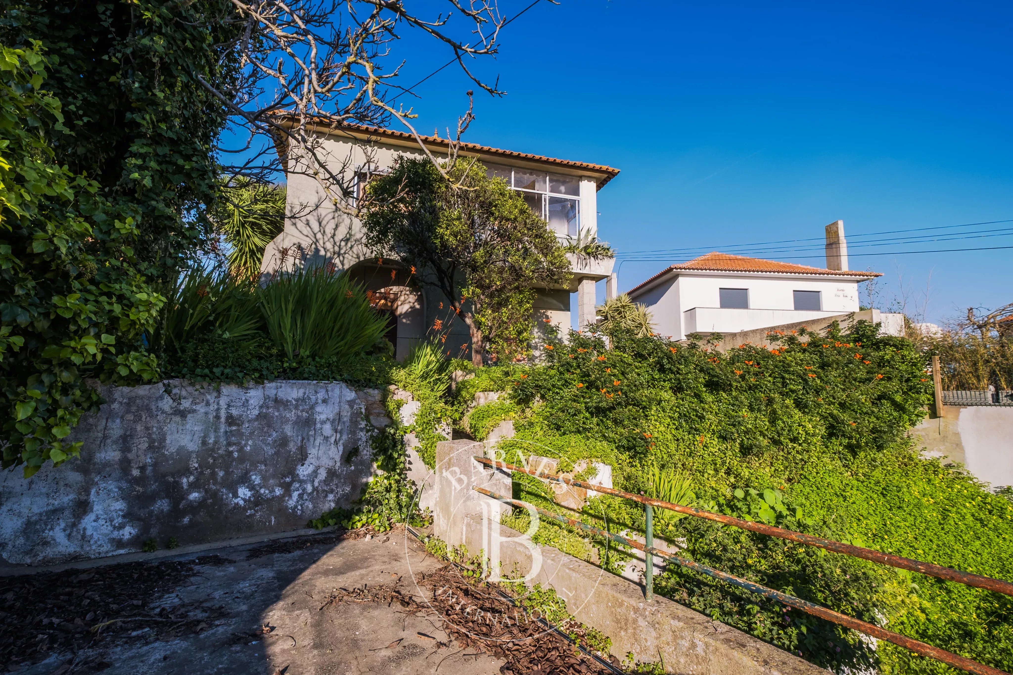 Moradia com Projeto Aprovado no Centro da Parede Moradia com Projeto Aprovado no Centro da Parede