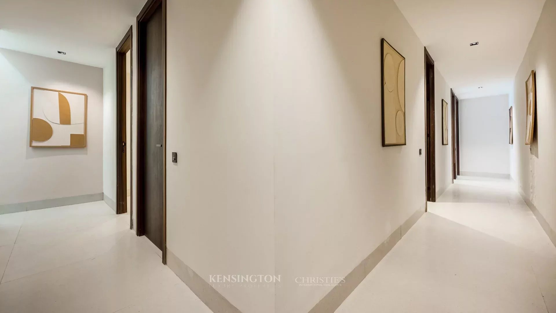 6 Bedroom Villa/Townhouse's Image 39