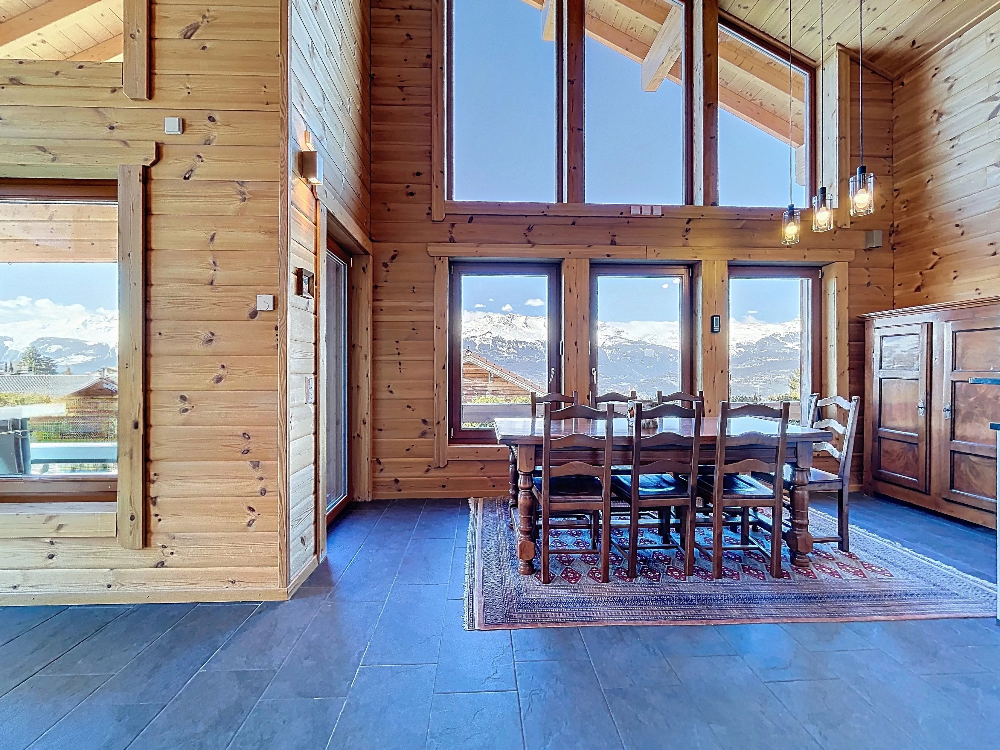 Chalet contemporain avec vue imprenable sur les Alpes