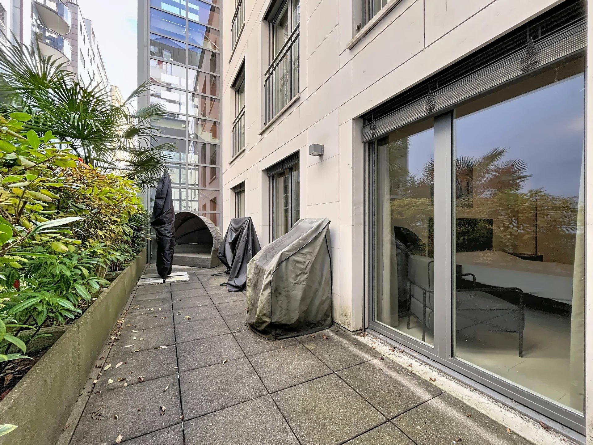 Spacieux 4.5 pièces dans résidence moderne avec balcon et terrasse