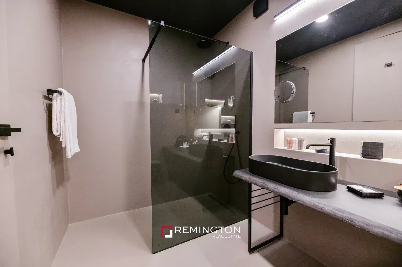 5 Bedroom Villa/Townhouse's Image 24