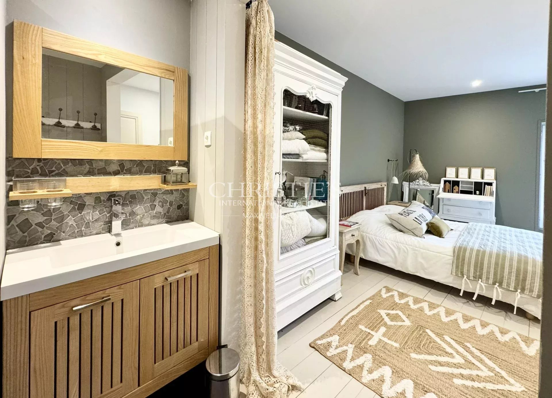 5 Bedroom Villa/Townhouse's Image 19