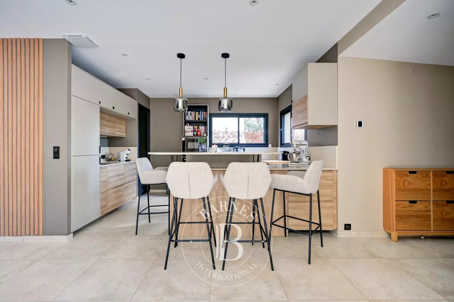 AIX EN PROVENCE - FULLY RENOVATED TOWNHOUSE 190 M² - 4 BEDROOMS - GARDEN - SWIMMING POOL - picture 7