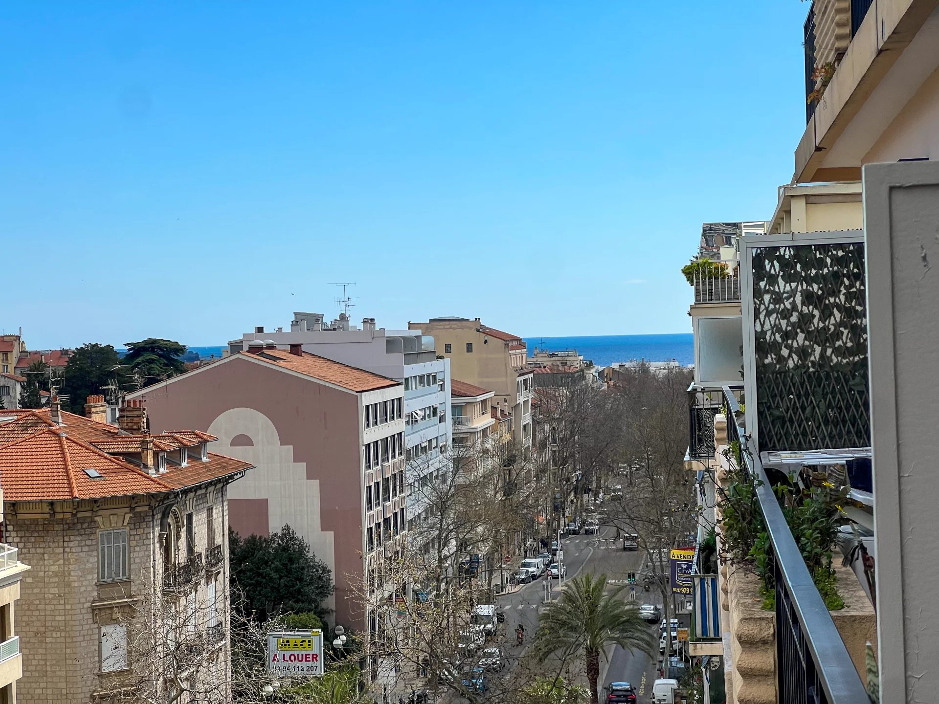CANNES STUDIO APARTMENT FOR SALE Carnot
