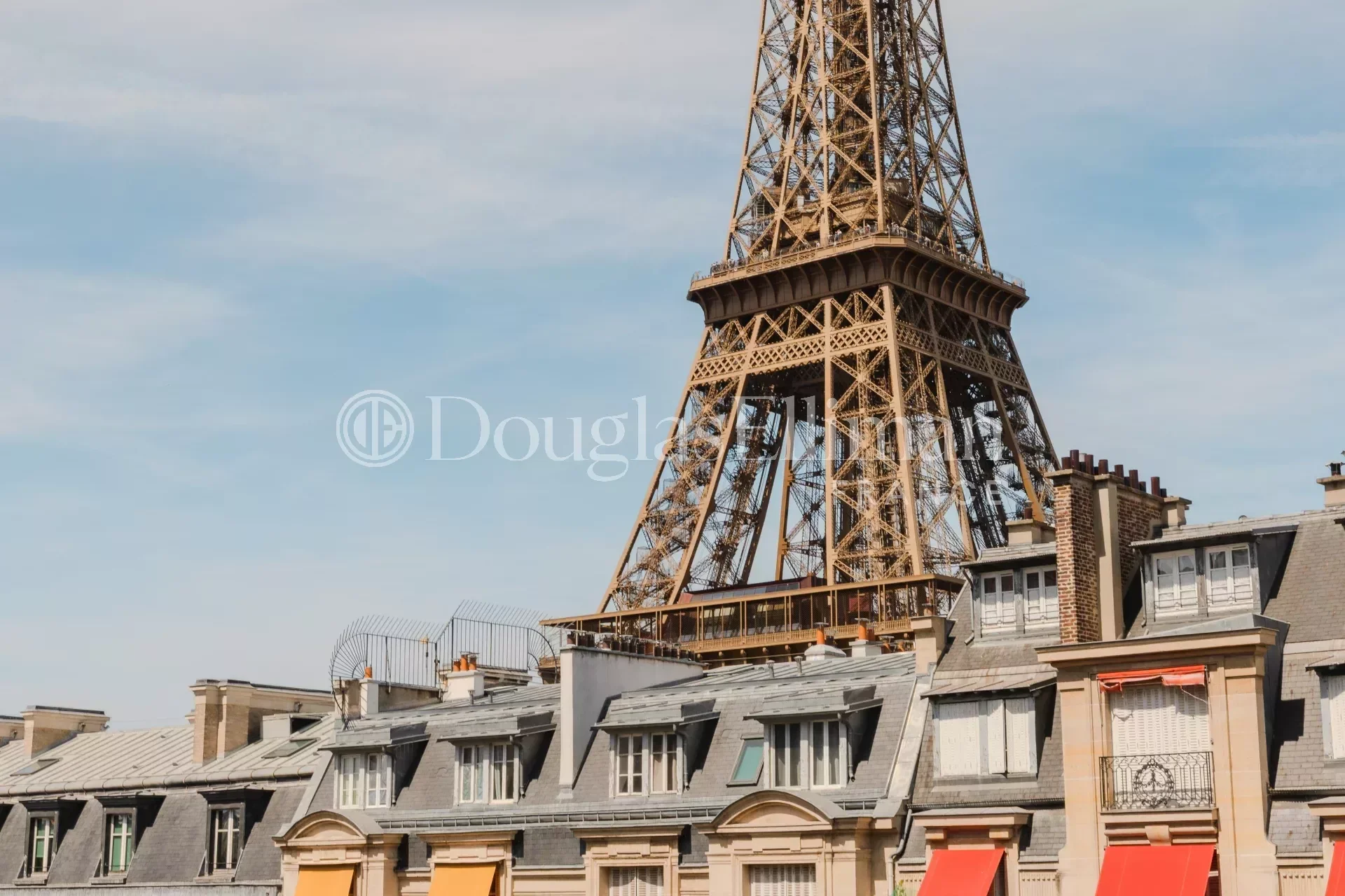 PARIS 7e/15e  TOUR EIFFEL CHAMPS DE MARS – Appartement 2 chambres avec vue Tour Eiffel - Image nᵒ3