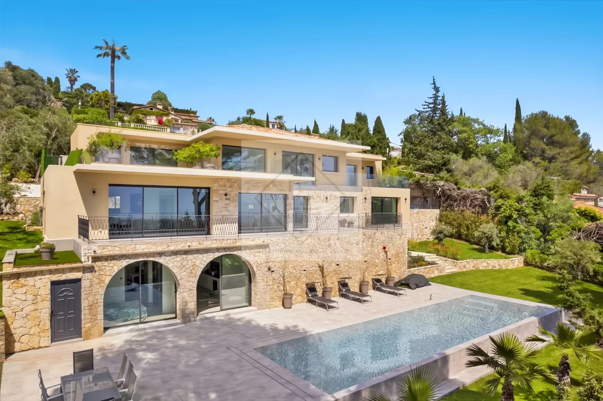 Villa d’Exception à Mougins – Vue Mer Panoramique — photo 2