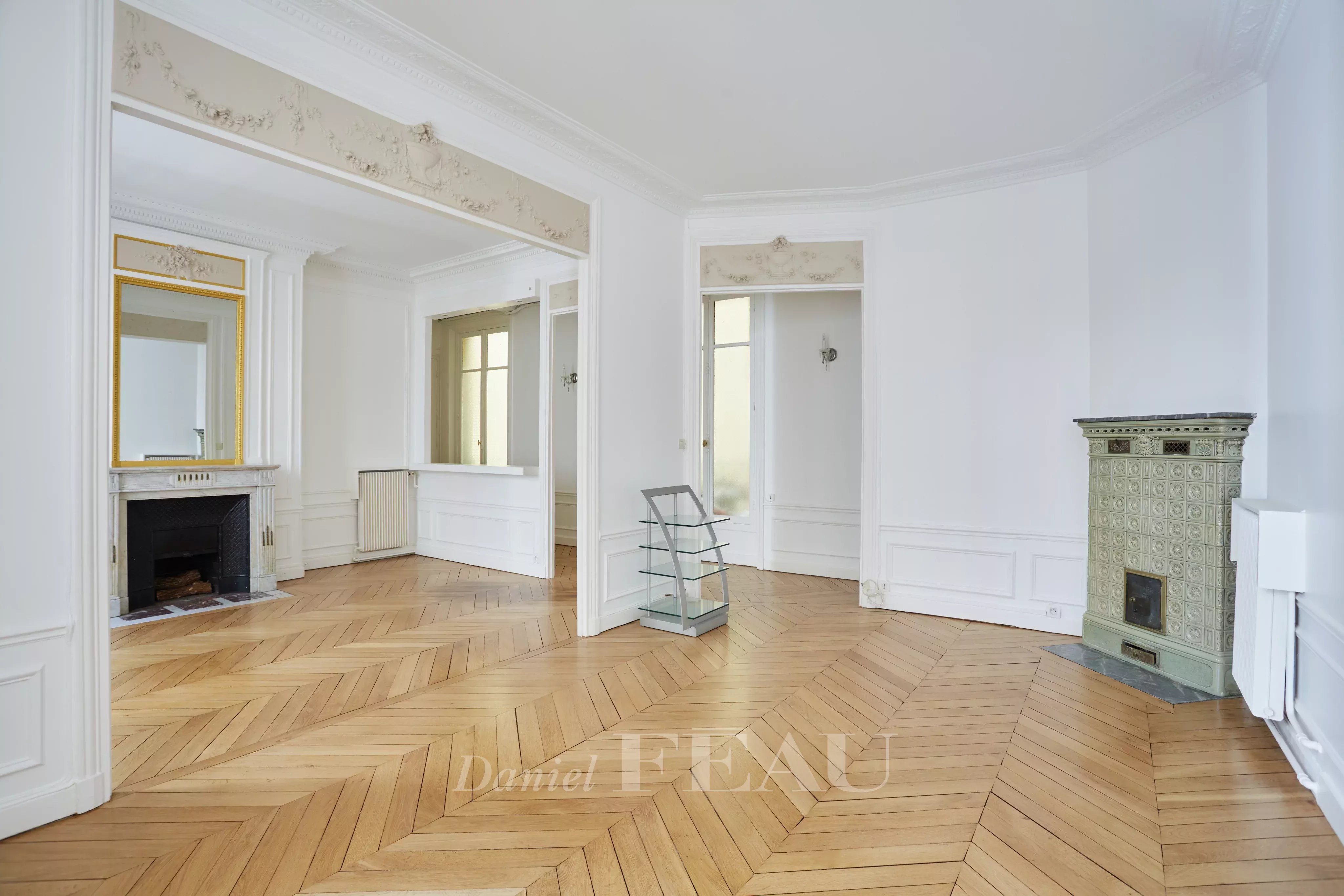 Sale Apartment Paris 17th