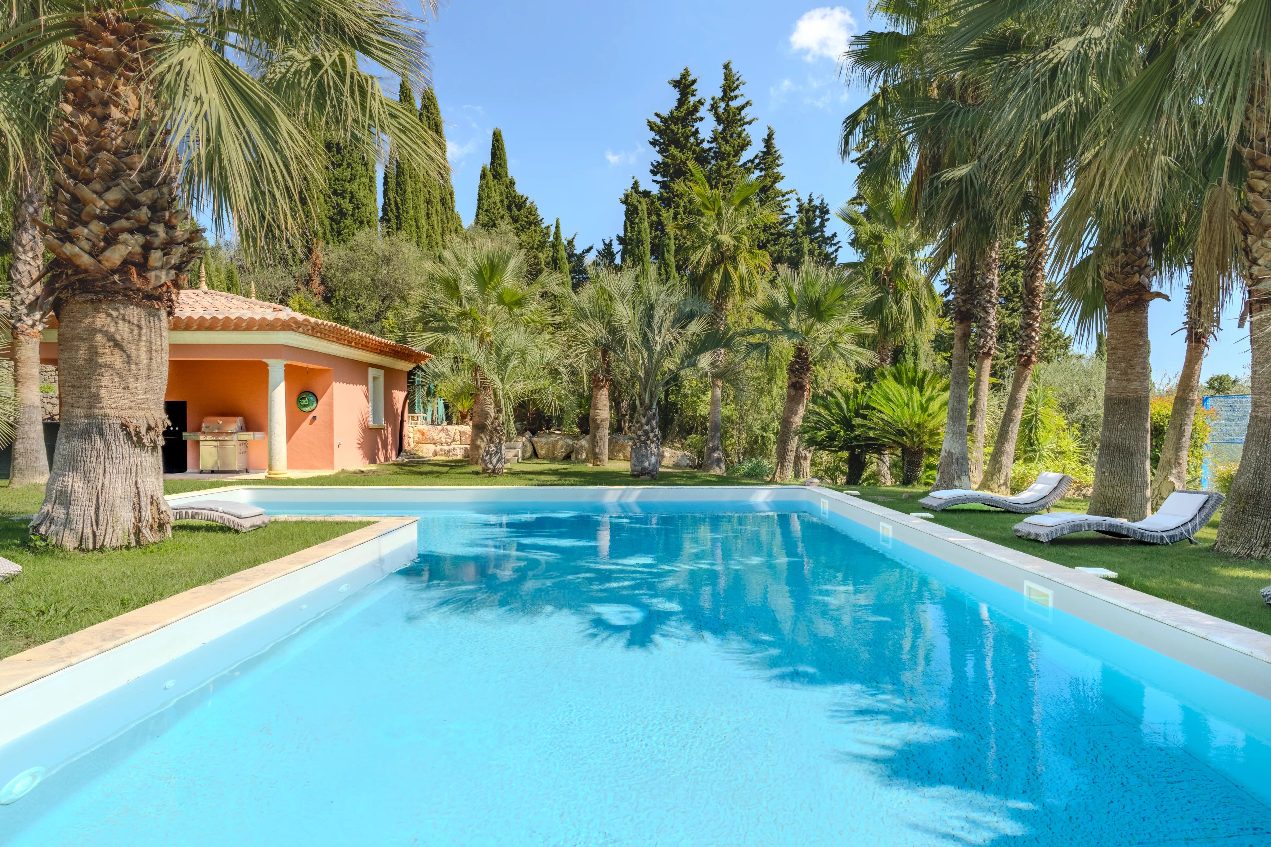 Exceptional villa with panoramic views – Grasse