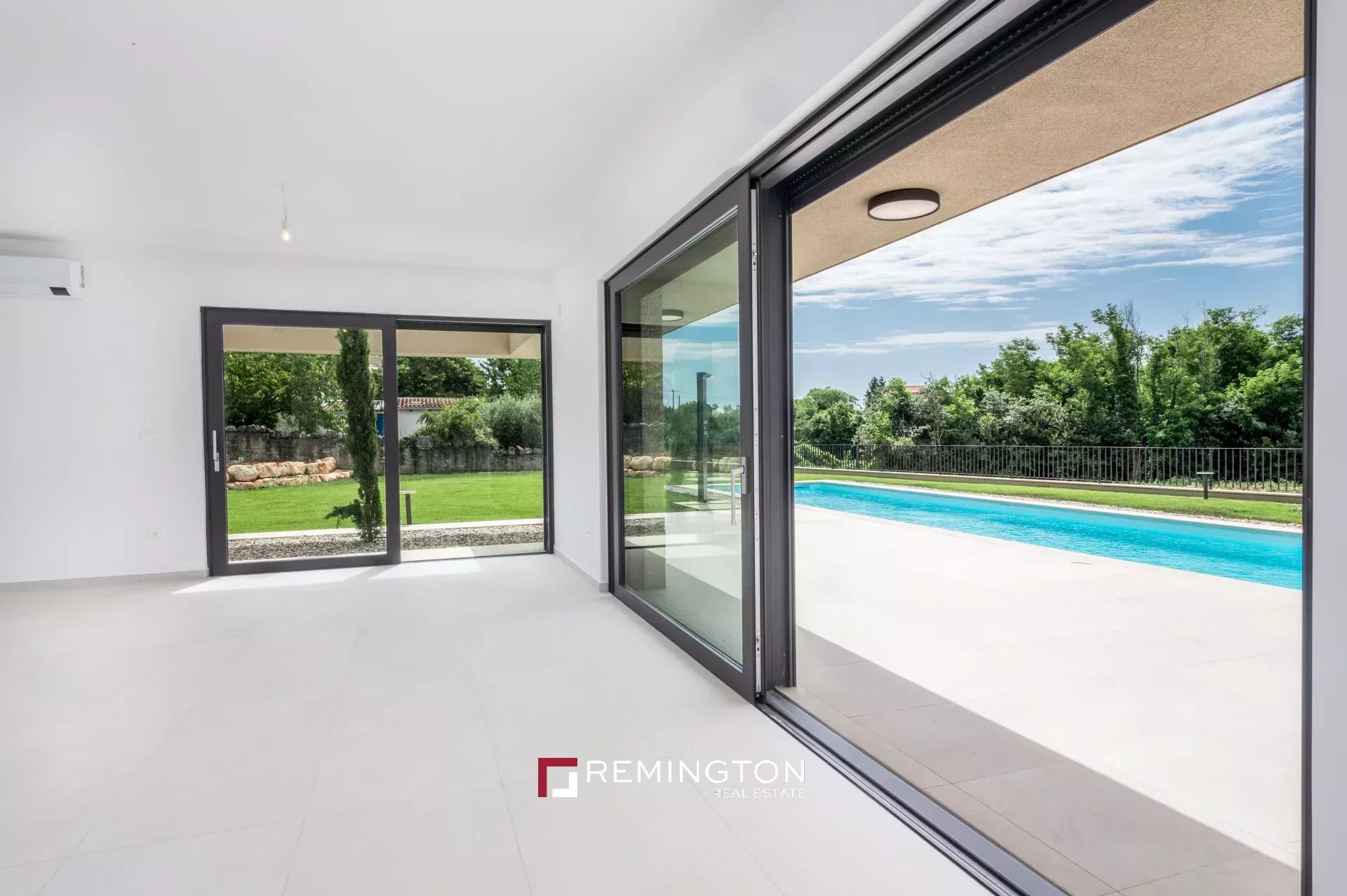 4 Bedroom Villa/Townhouse's Image 33