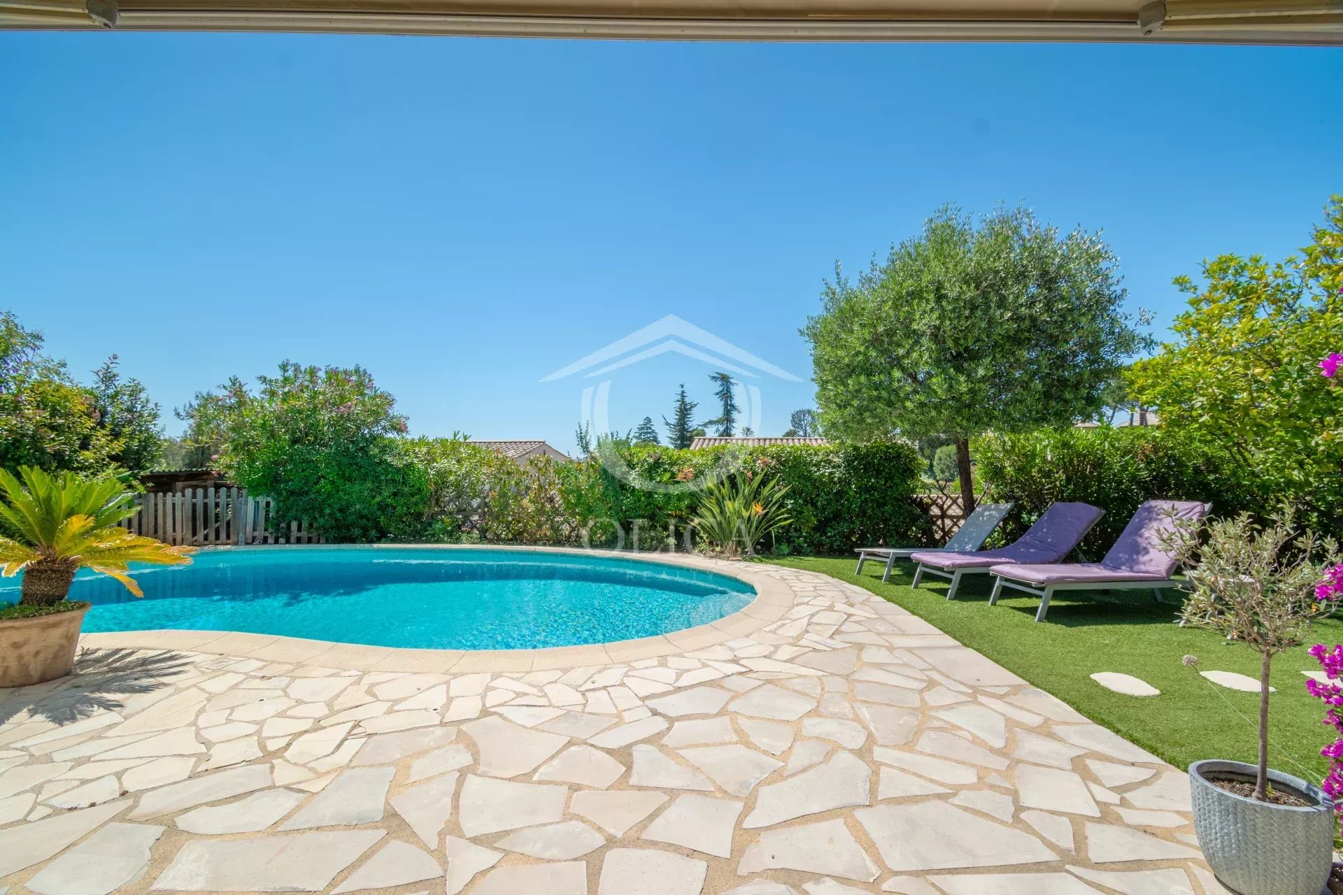 Villa - Estate in the hills above Vaugrenier