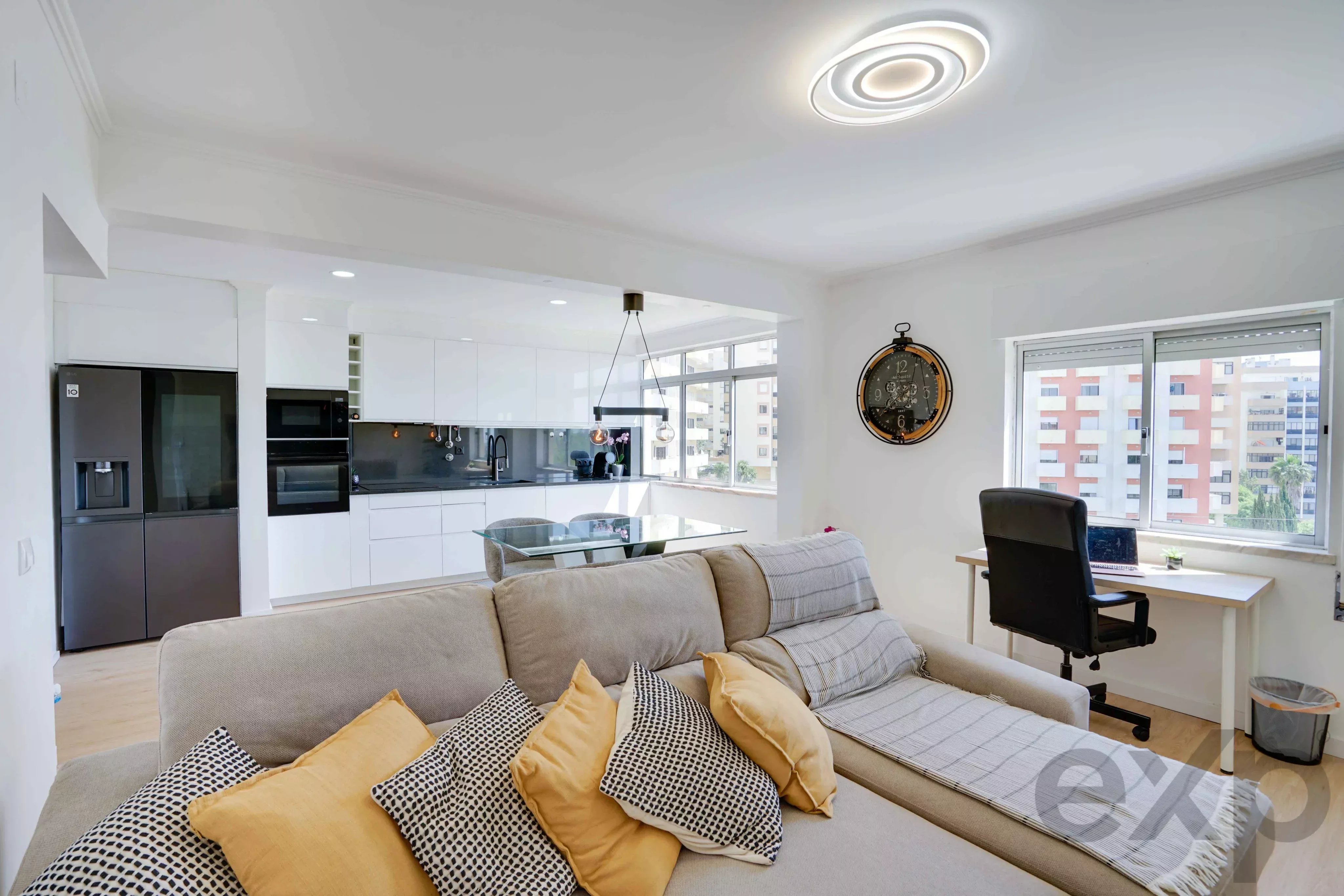 Remodeled T2, Povoa de Santa Iria 86927003 image 6