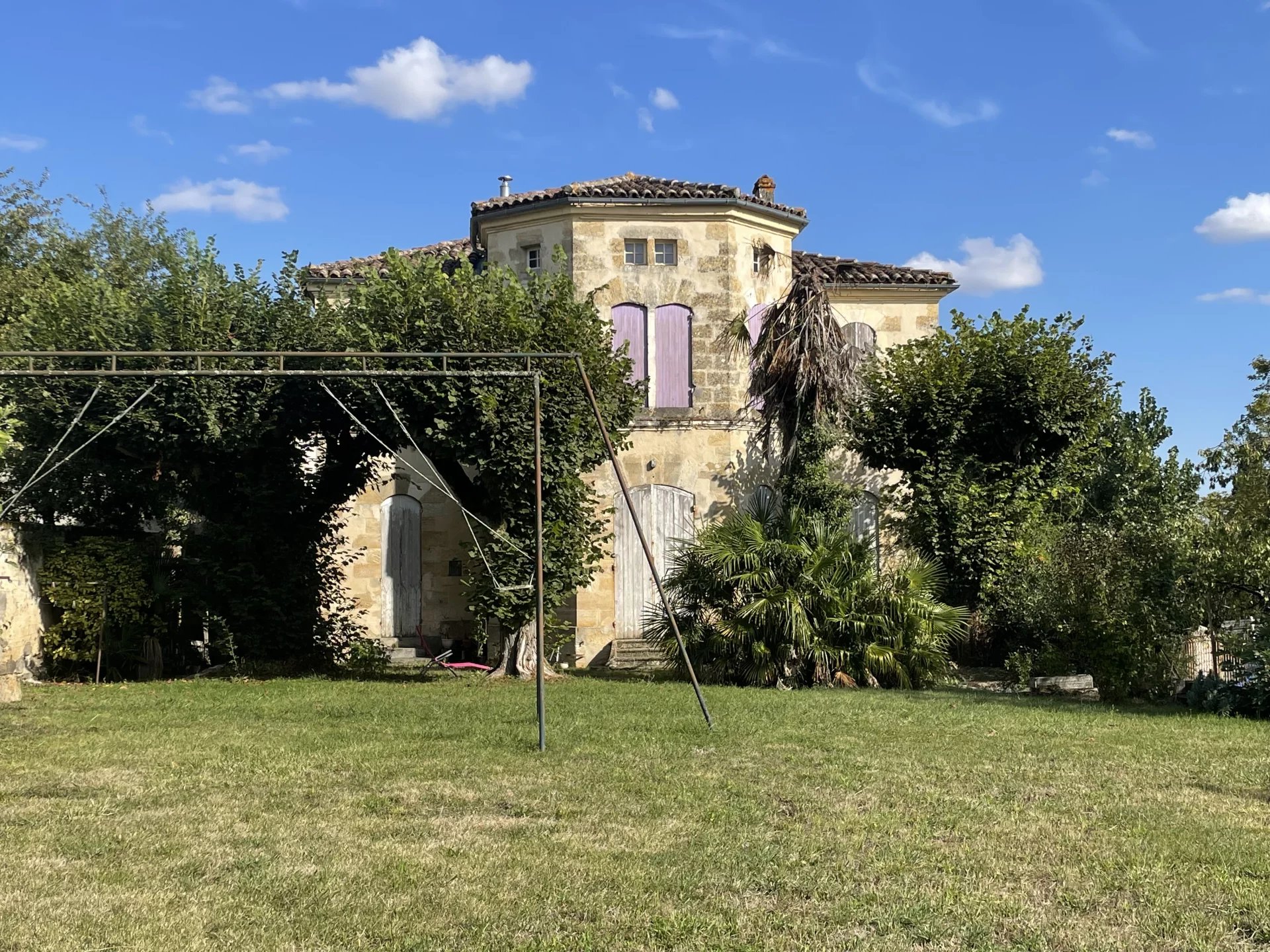 A True Gem – 19th-Century Former Presbytery with a Landscaped Garden