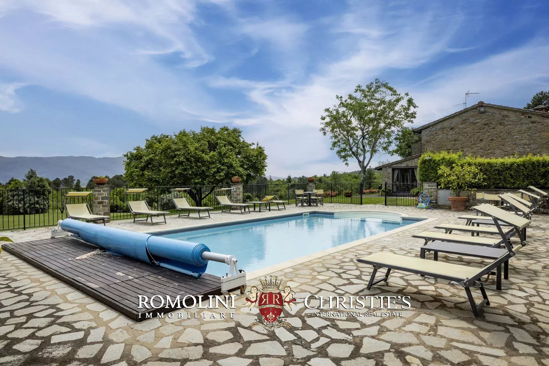 6 Bedroom Villa/Townhouse's Image 16