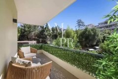 Cannes – Basse Californie | Elegant, refurbished three-room flat, 5 minutes from the Croisette — photo 1 of 7