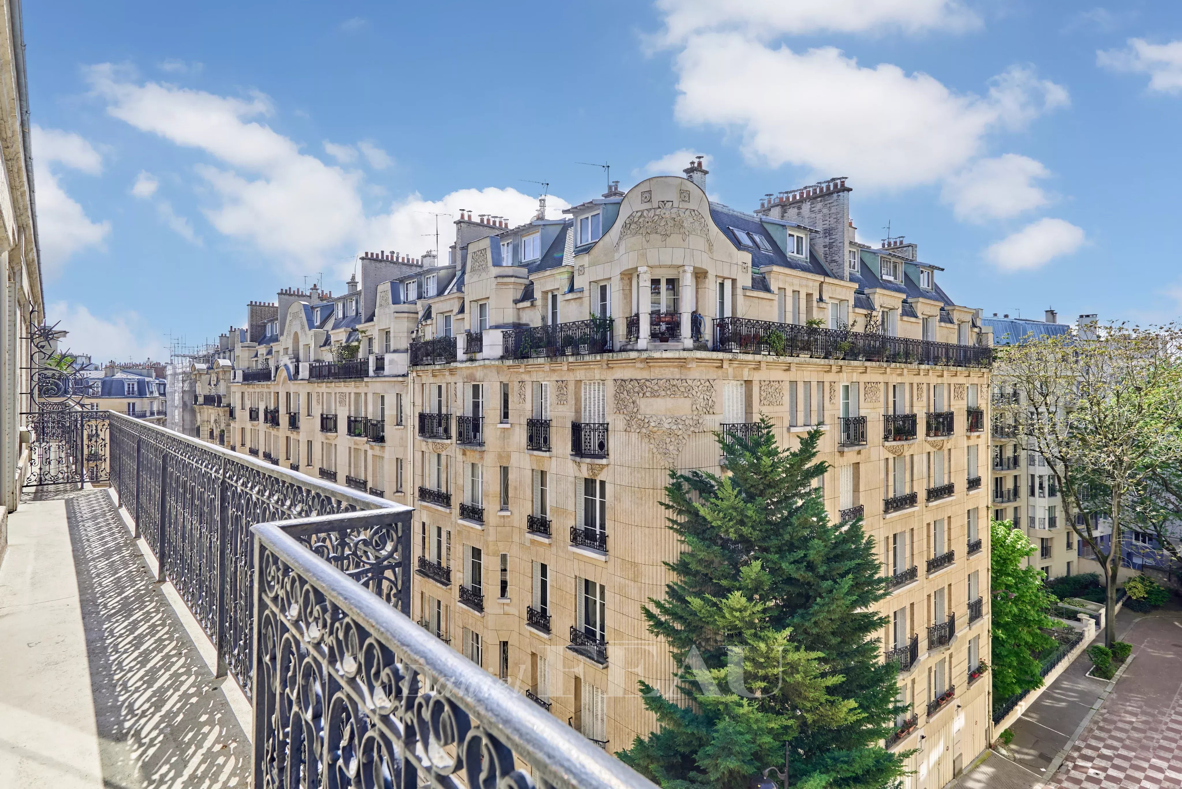 Paris XVIe - Passy - Exclusivité - Balcon Sud