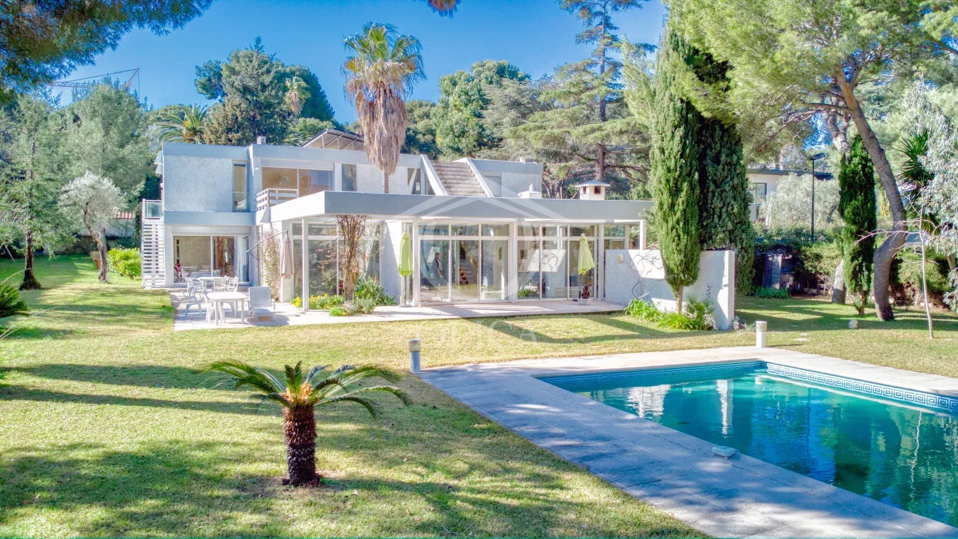 Agence immobilière de 