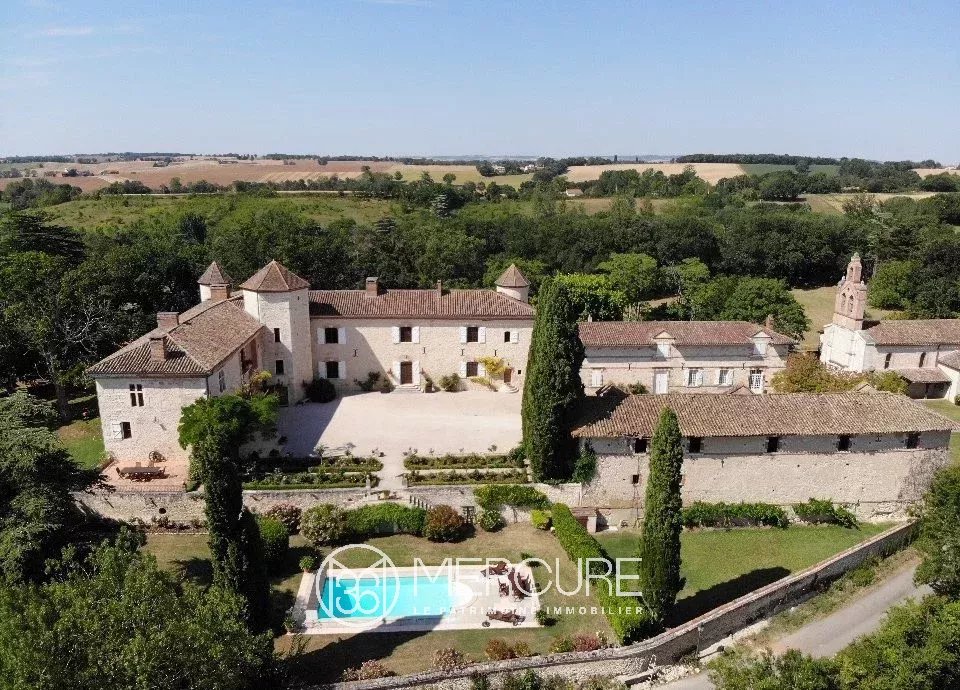 Renovated 15-18th centuries chateau - 8059TS