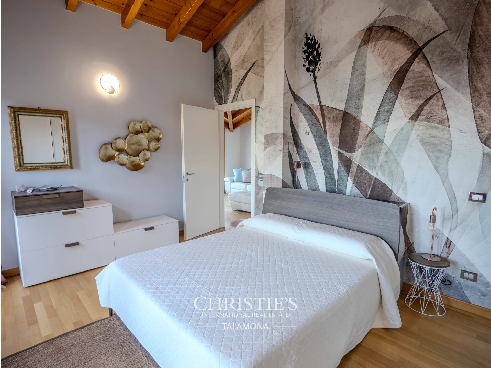 4 Bedroom Villa/Townhouse's Image 21