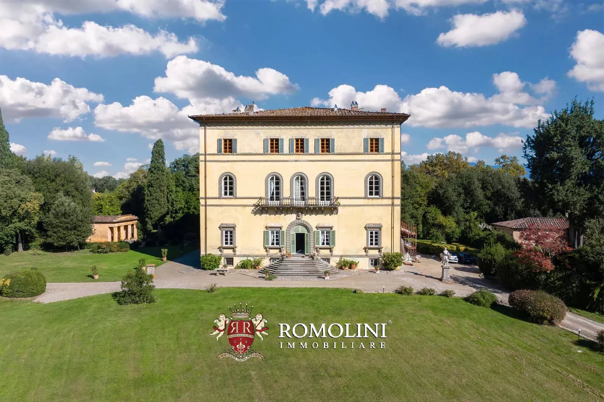 14 Bedroom Villa/Townhouse's Image 4