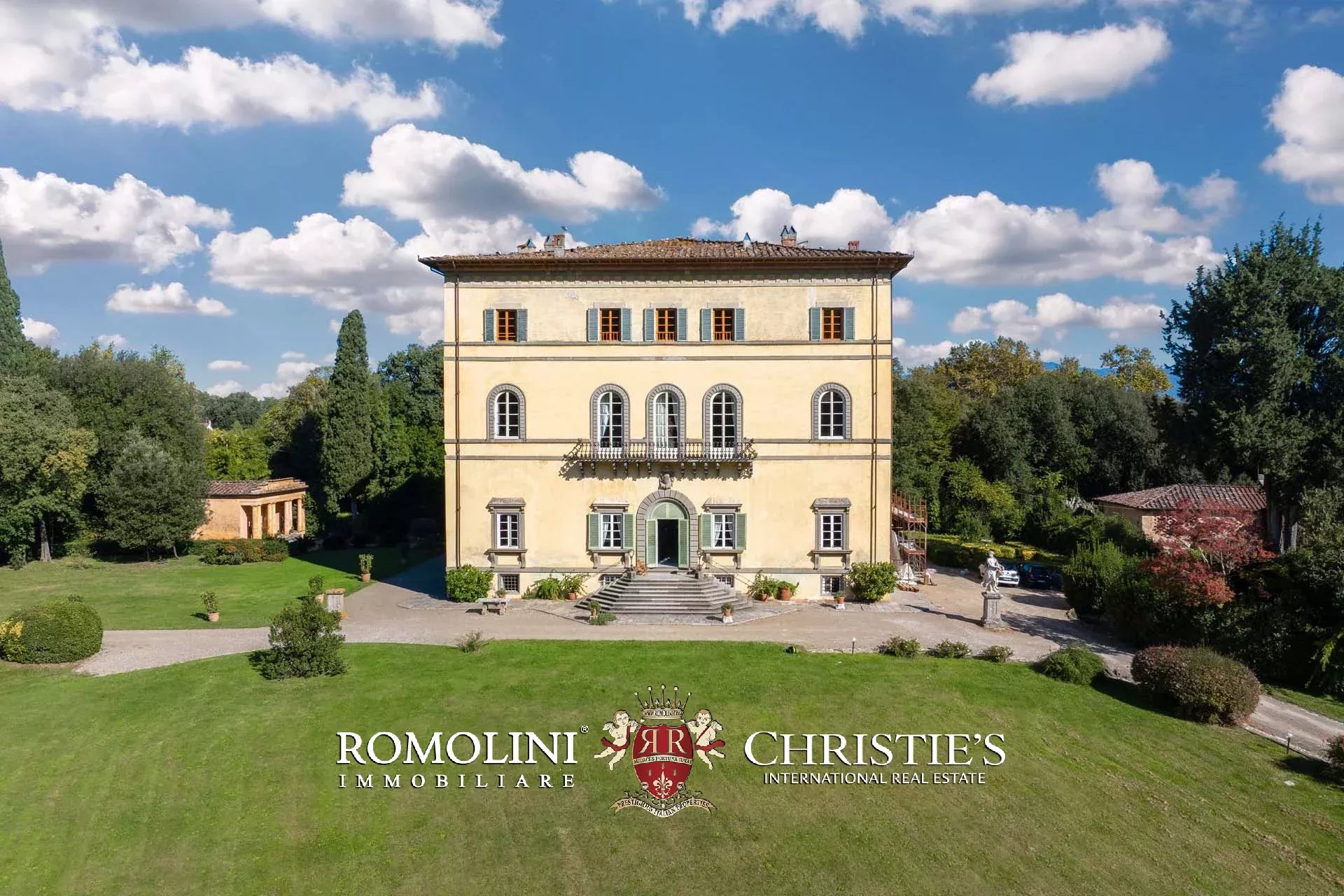 14 Bedroom Villa/Townhouse's Image 4