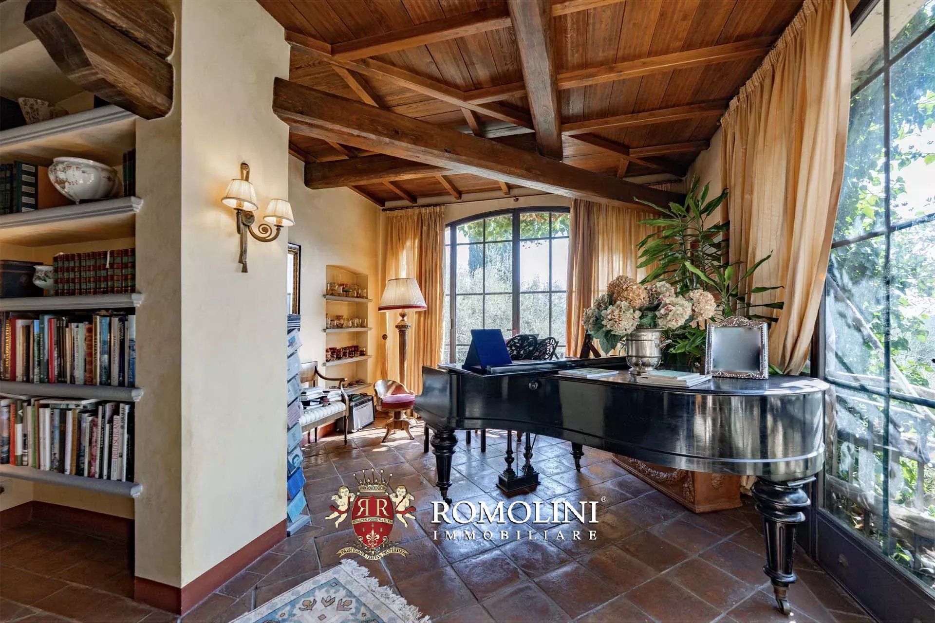 10 Bedroom Villa/Townhouse's Image 47