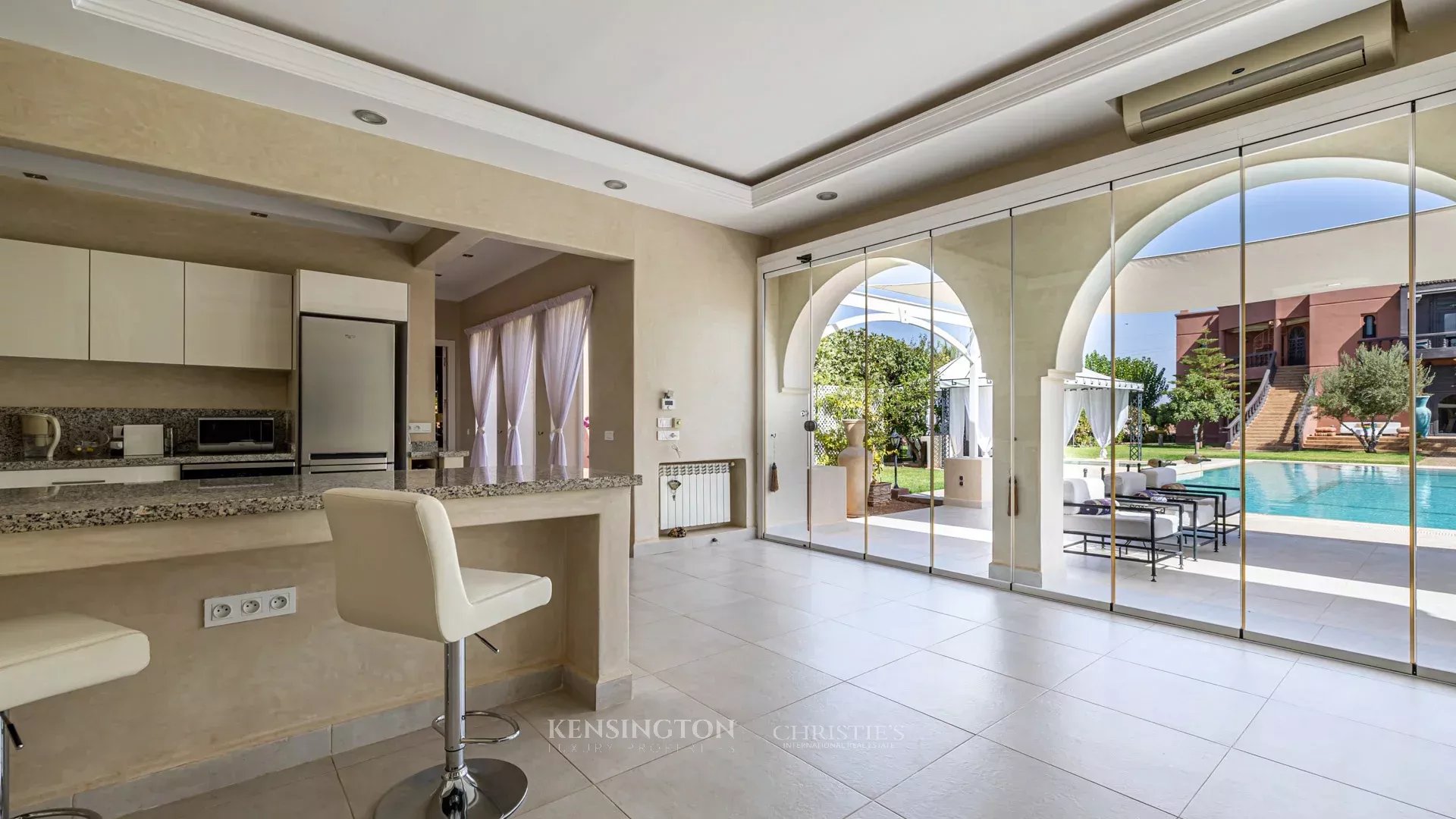 9 Bedroom Villa/Townhouse's Image 13
