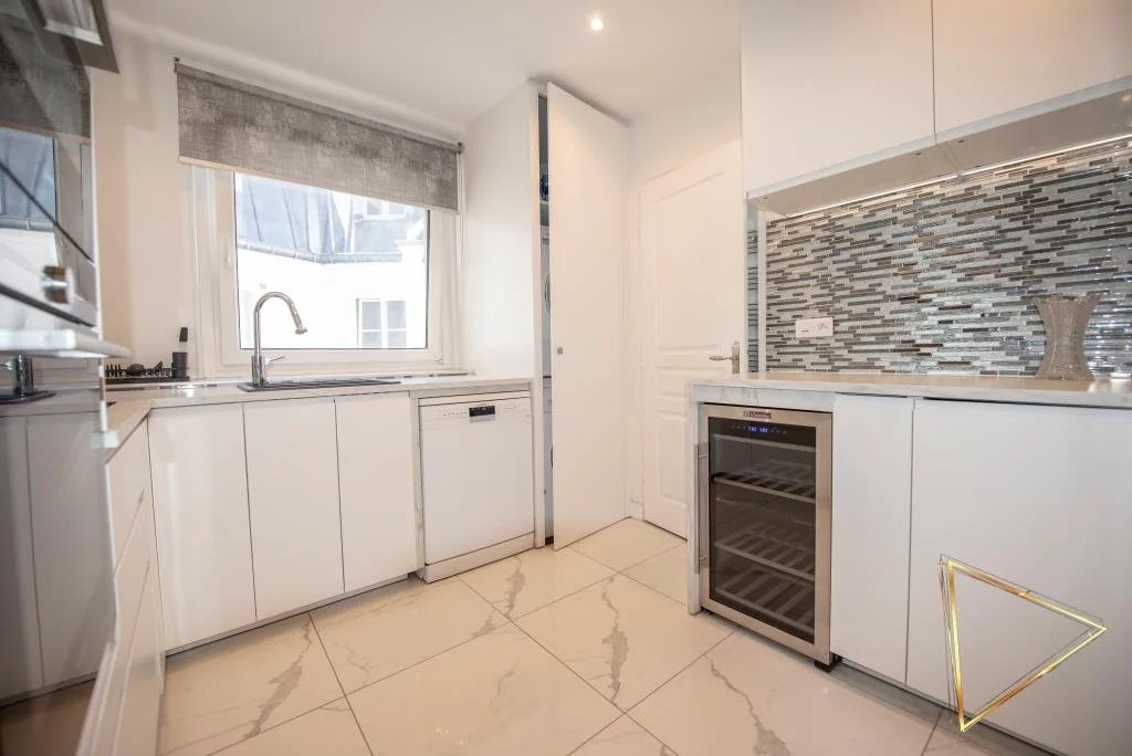 Superbe 2/3 pièces meublé aux Halles – 66,28 m²