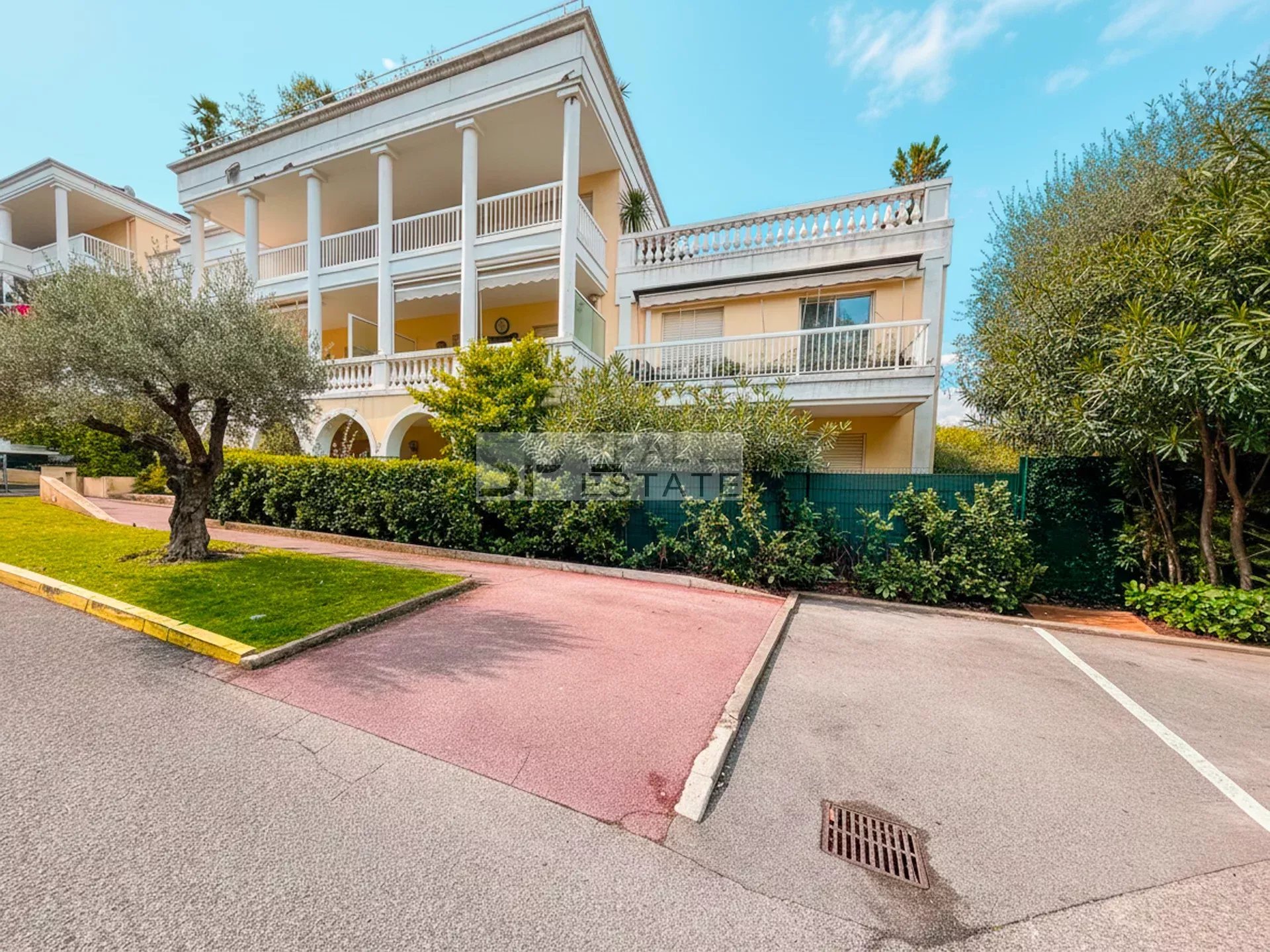Agence immobilière de 