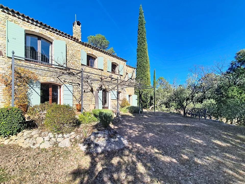 BEAUTIFUL STONE PROPERTY WITH  POOL