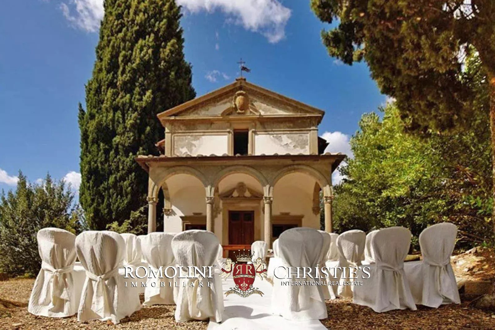 LUXURY HISTORICAL VILLA FOR SALE IN RADDA IN CHIANTI, TUSCANY