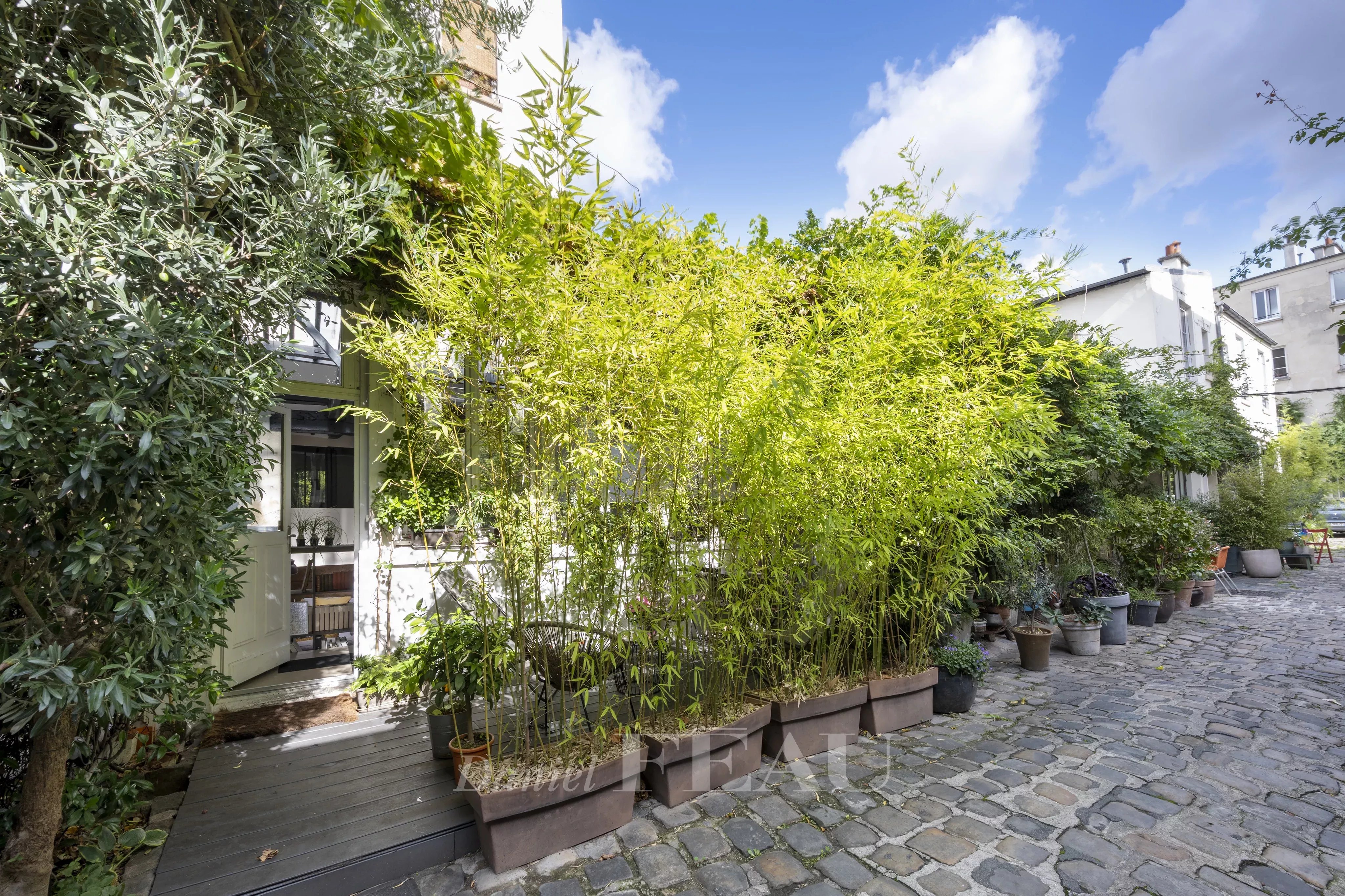 Sale Apartment Paris 11th