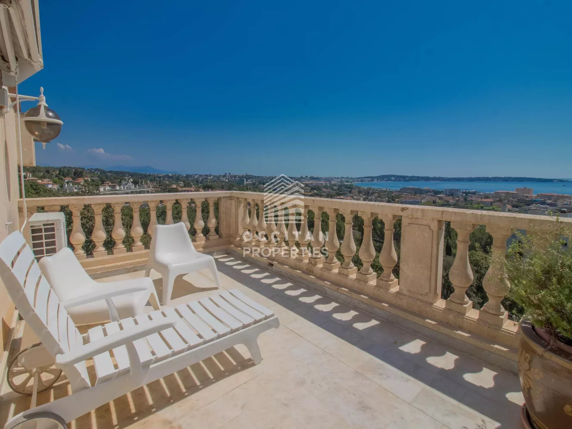 Sea view, 800 metres from the beach - Swimming pool - Charming residence