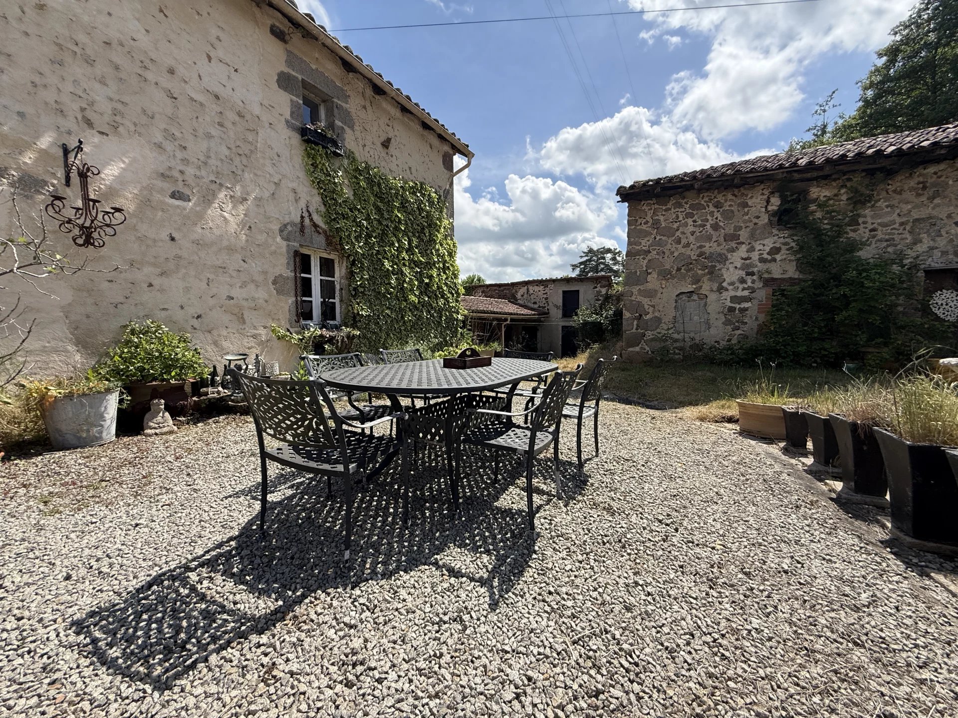 House in Saint-Germain-de-Confolens - Image 2