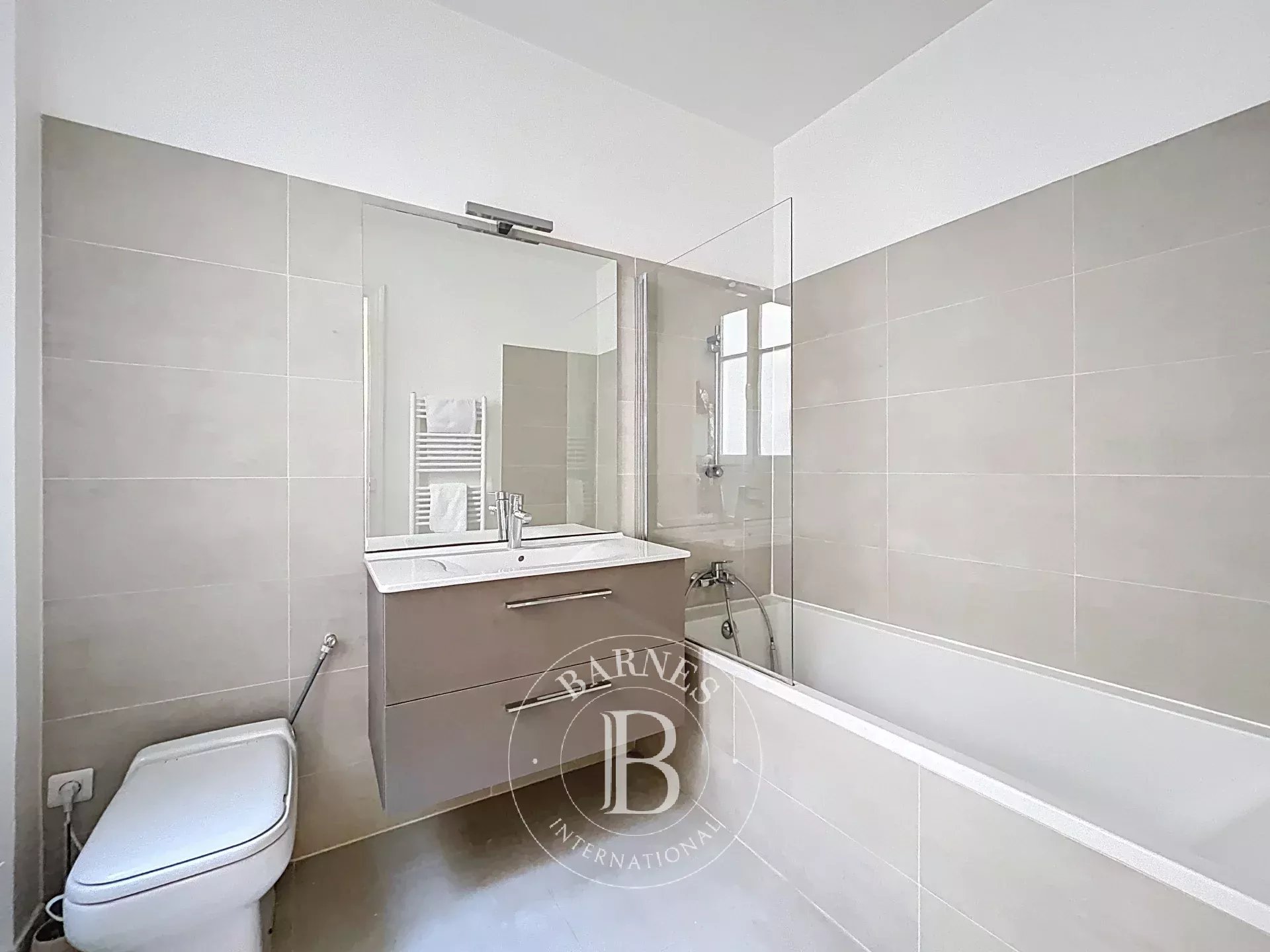 Paris  - Apartment 3 Bedrooms - picture 8