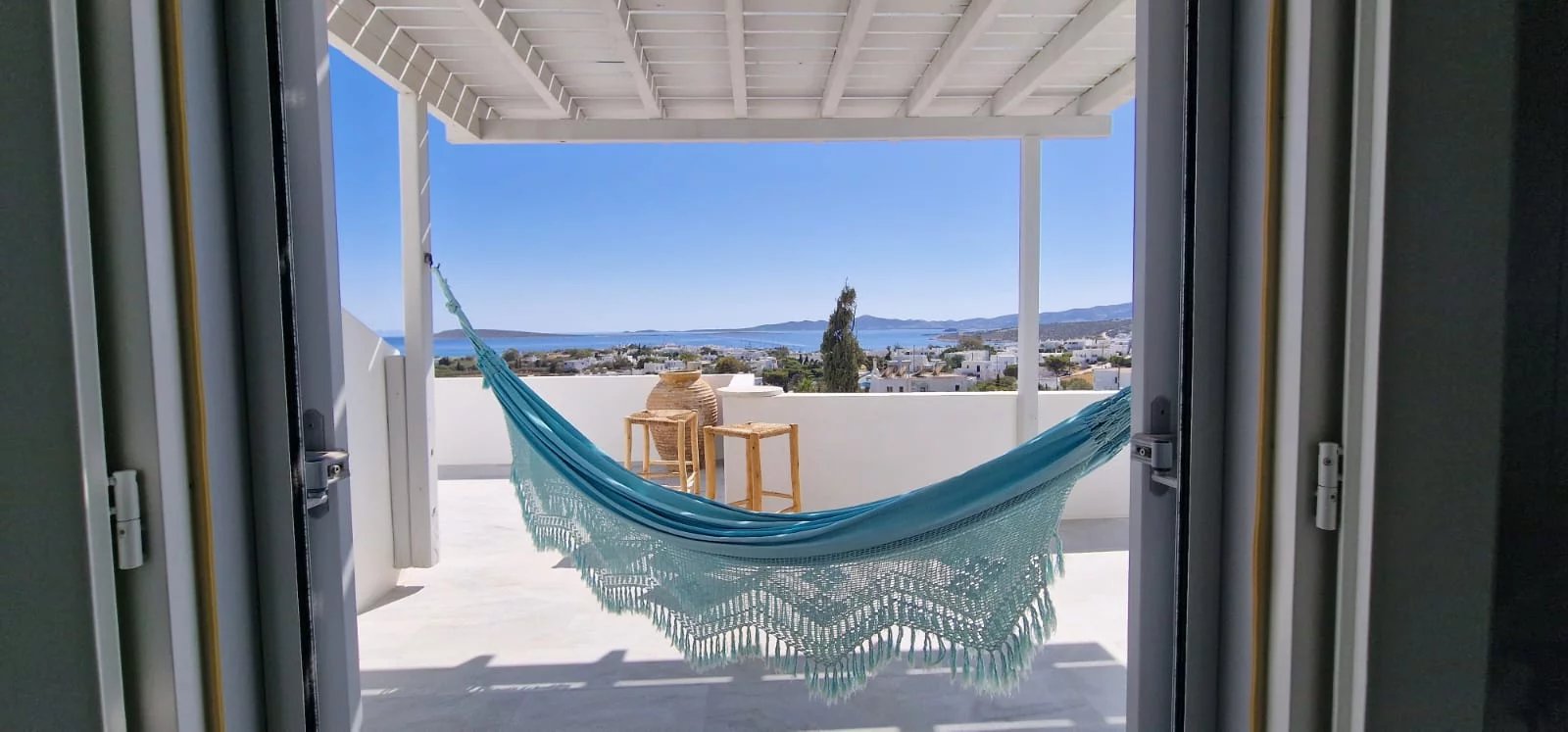 Agence immobilière de PARIS - LONDON - PAROS