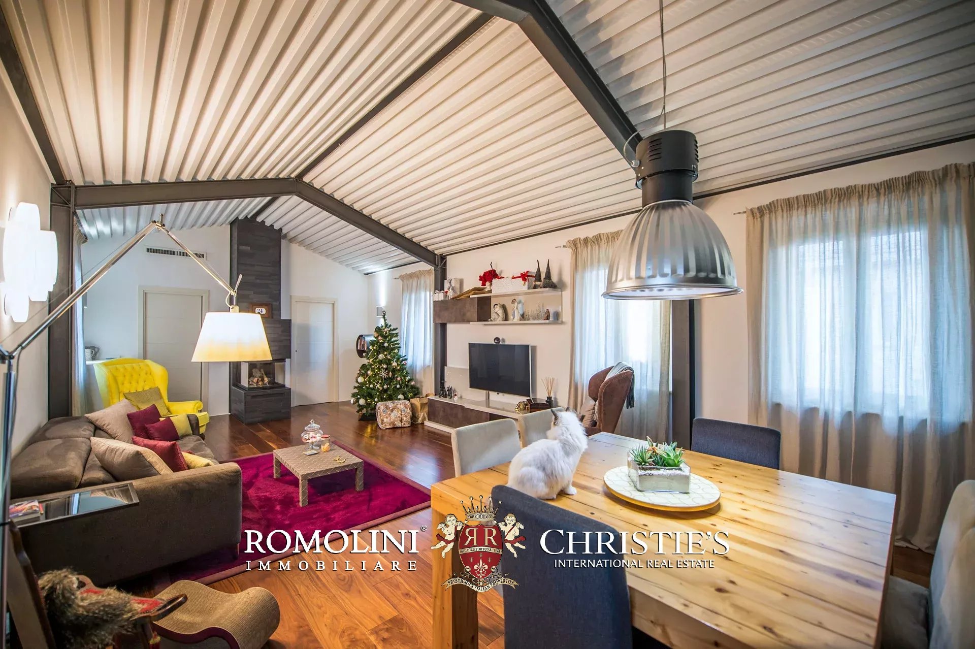 6 Bedroom Villa/Townhouse's Image 49