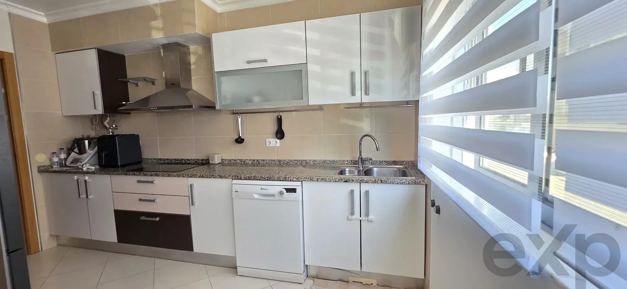 Spacious 2-bedroom apartment in the João de Ourém development, Olhão 87072287 image 5