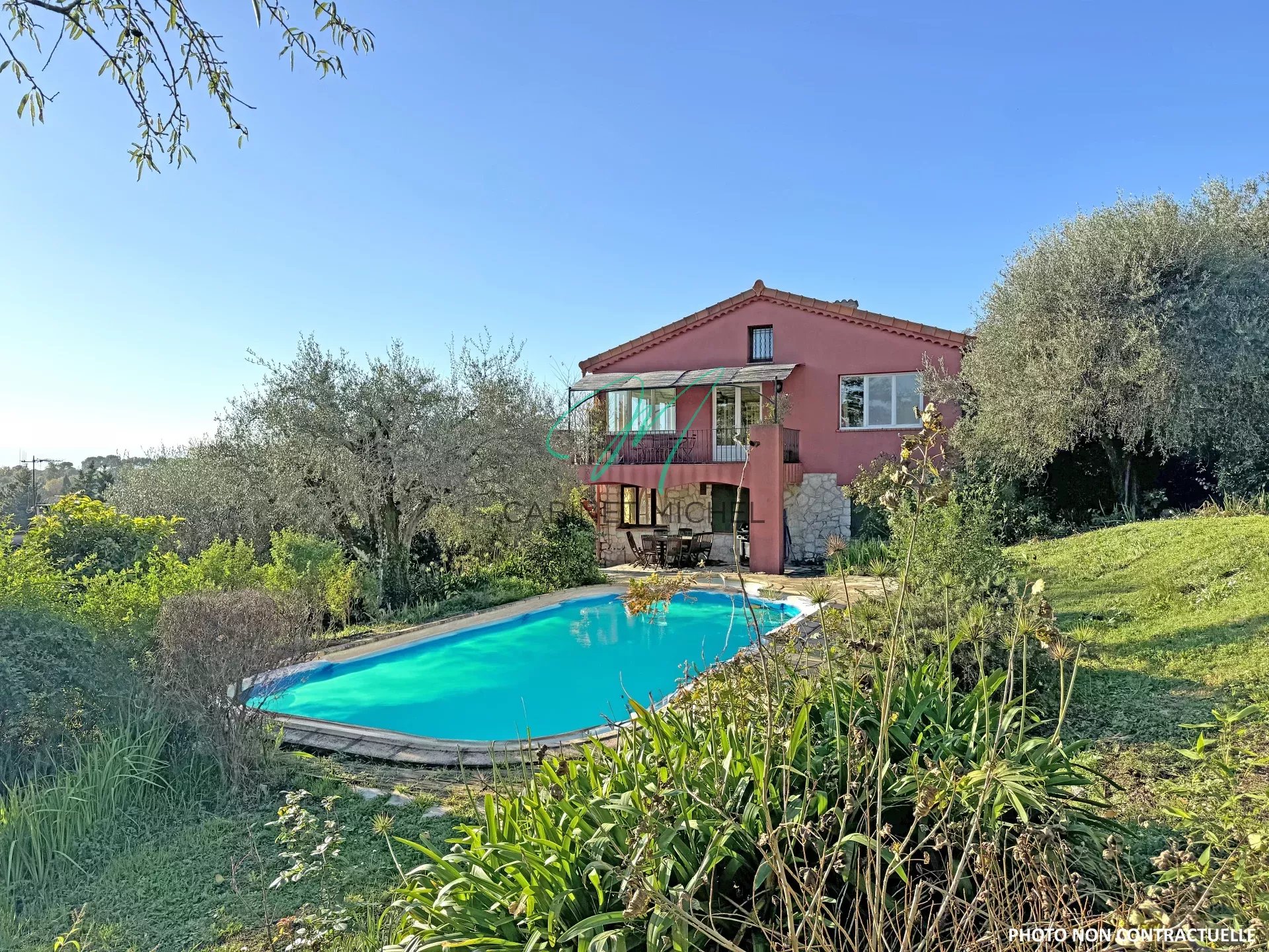 06650 LE ROURET VILLA