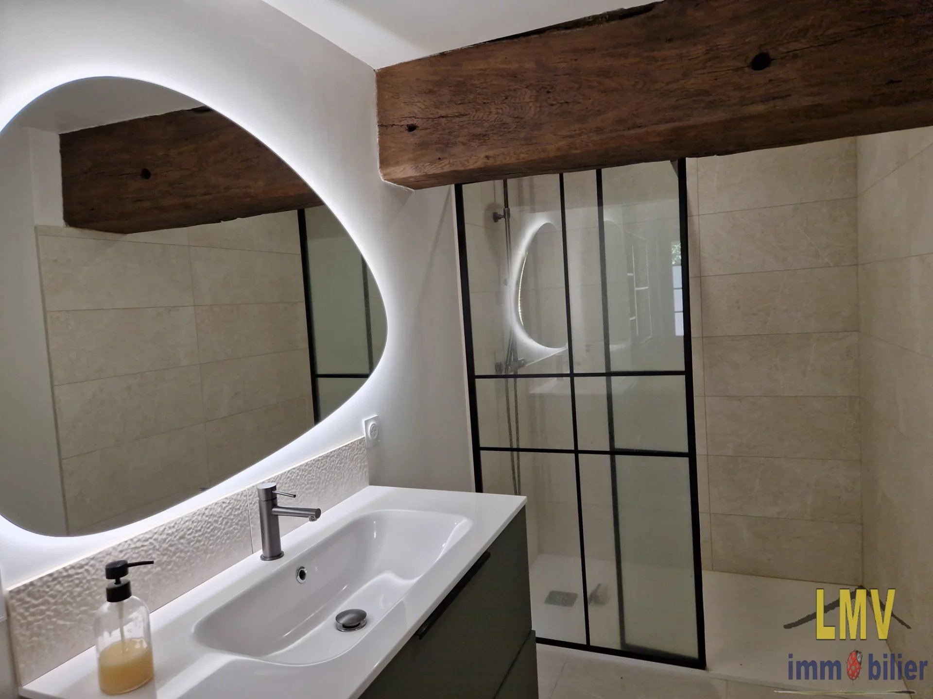 Maison rénover avec extérieur