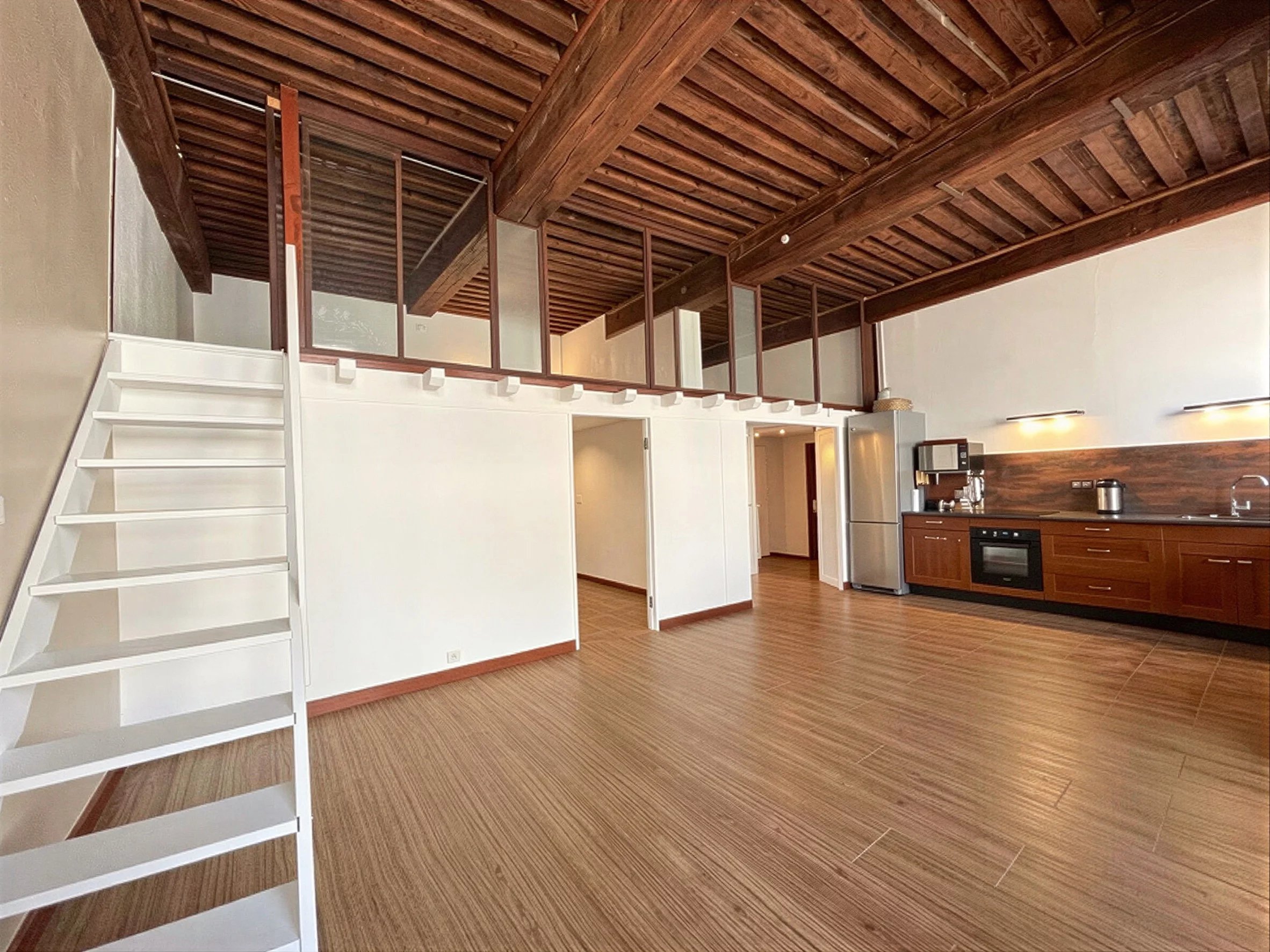 LYON 4  À deux pas du Gros Caillou : CHARME CANUT de 49,39 m² et 76,30 m² au sol — photo 13