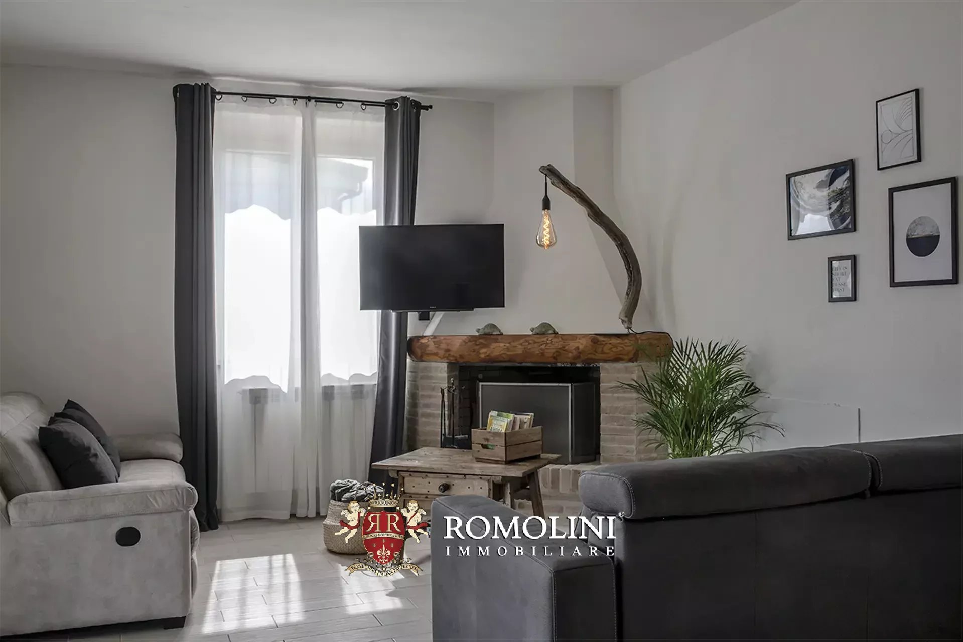 2 Bedroom Vineyard's Image 17