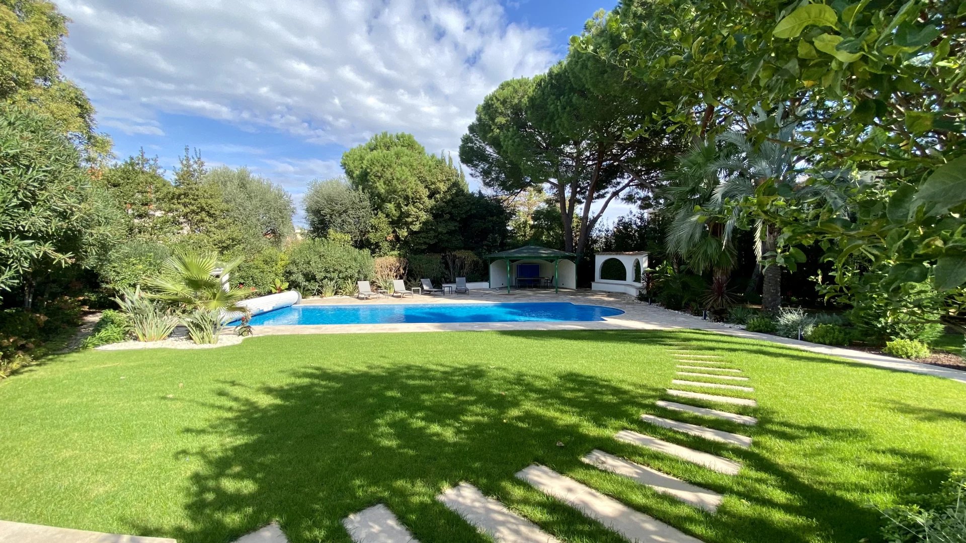 Cap d'Antibes, Beautiful renovated villa