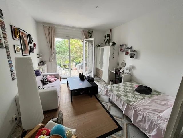 Palette / Tholonet: Coquet studio avec terrasse