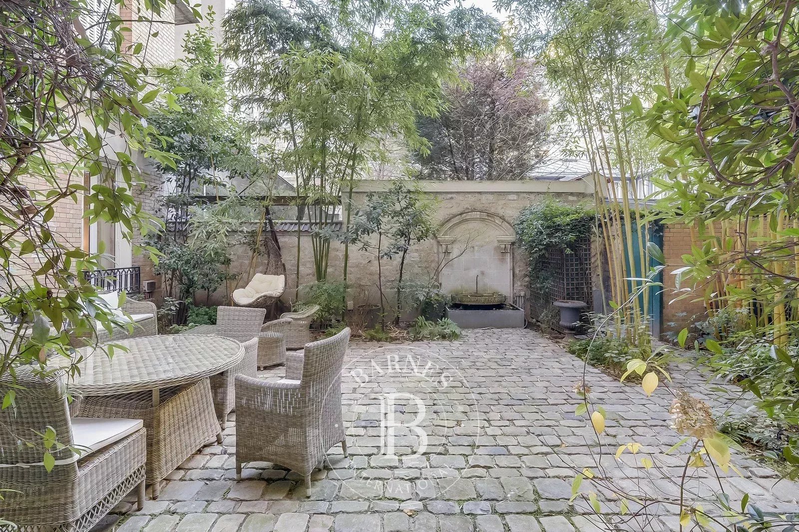 PARIS 16TH / LA MUETTE NORTH - 4-BEDROOM APARTMENT WITH A GARDEN