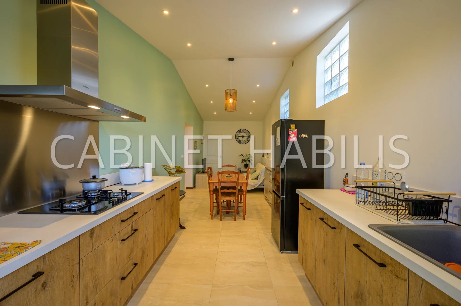 A VENDRE -VILLA T6 224.40 m2 environ - ENTRE-DEUX - 690 000