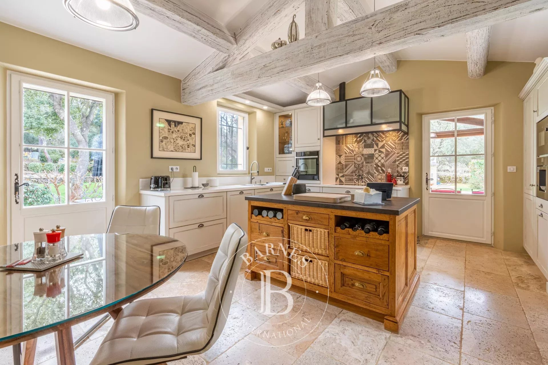 Close to Aix-en-Provence – Exceptional Bastide with Pool and 5 Bedrooms - picture 12