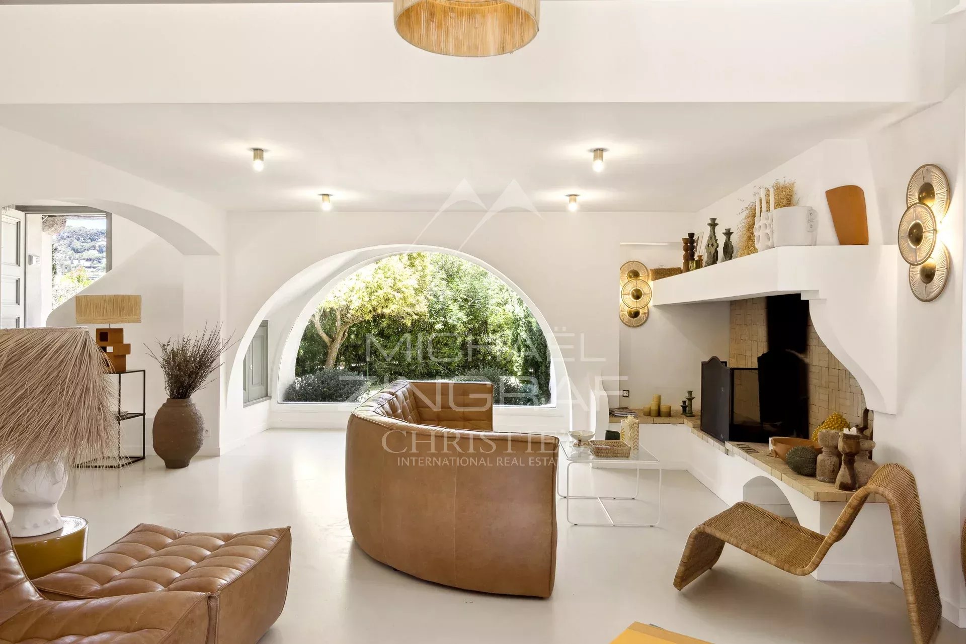 5 Bedroom Villa/Townhouse's Image 4