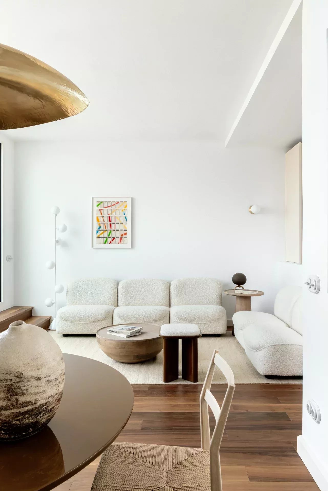 Penthouse Lumineux avec une Transition Fluide vers Votre Terrasse Spacieuse au Charme Mykonien
