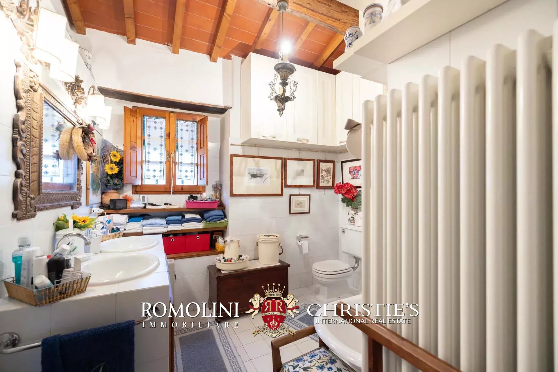 8 Bedroom Villa/Townhouse's Image 41