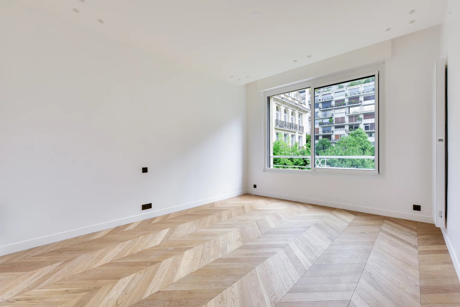 Sale Apartment Paris 16th